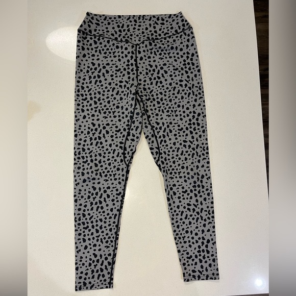 Balance Athletica Snow Leopard Leggings - Picture 2 of 5